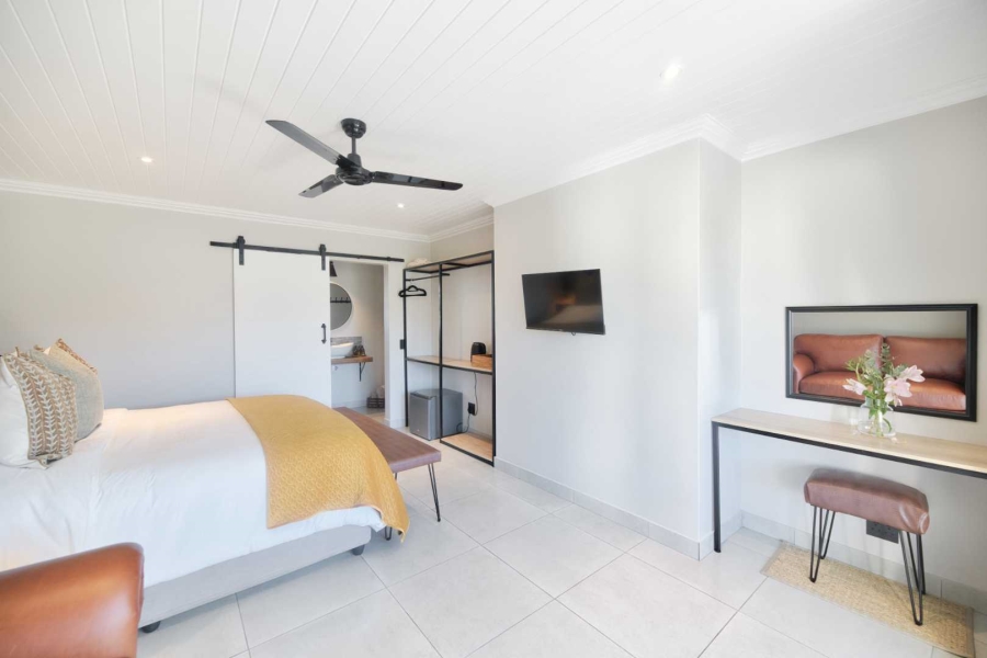 9 Bedroom Property for Sale in Westcliff Western Cape